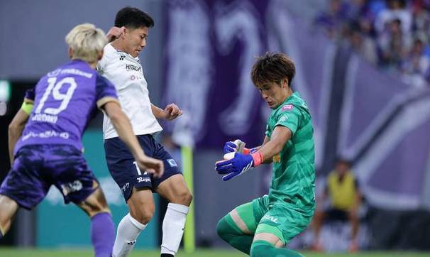 1xBit体育网站-鹿岛鹿角主帅强调团队配合，迎战欧洲劲旅的简单介绍