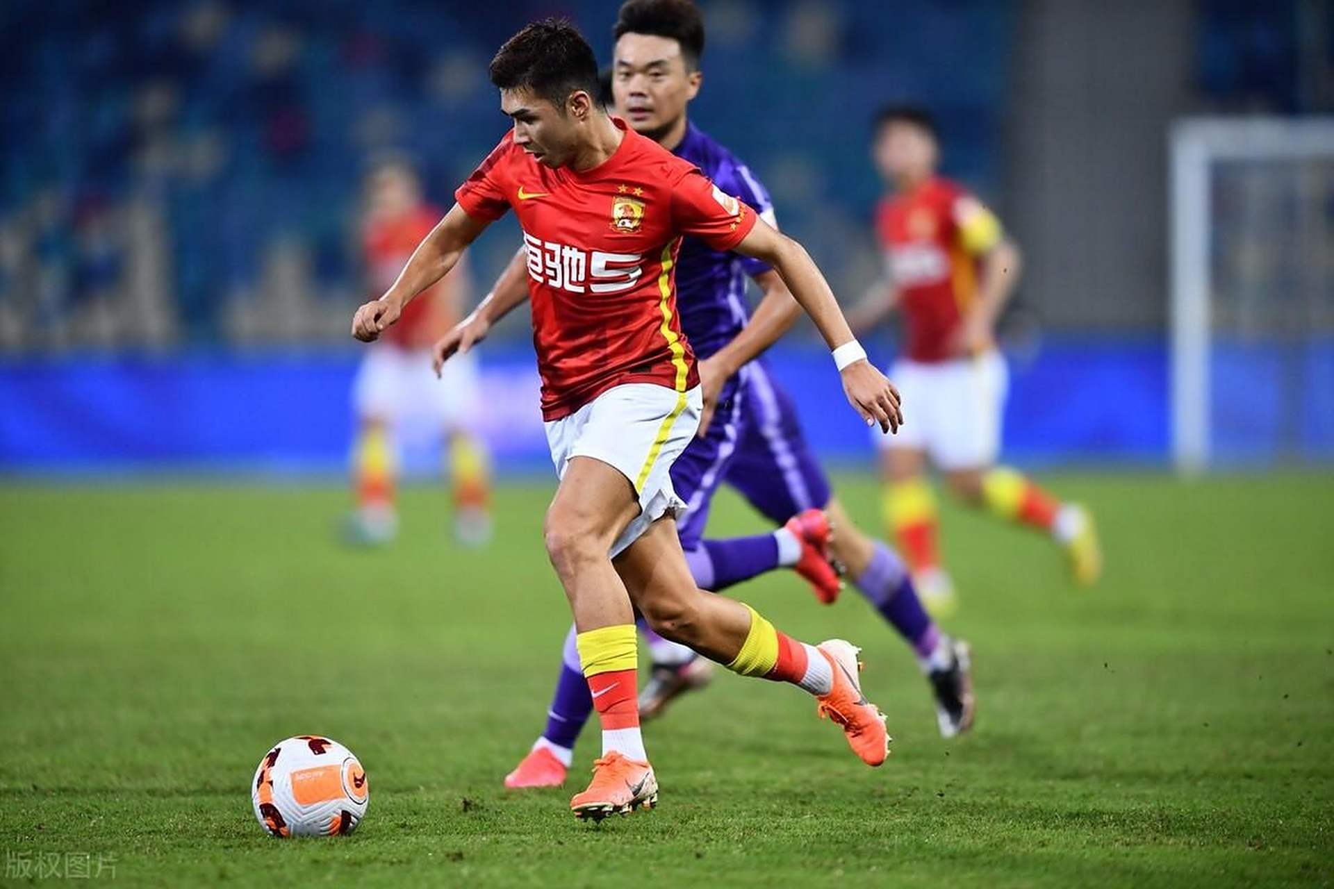 1xBit体育新闻-广州队爆发神级表现，中超被彻底压制，破门的简单介绍