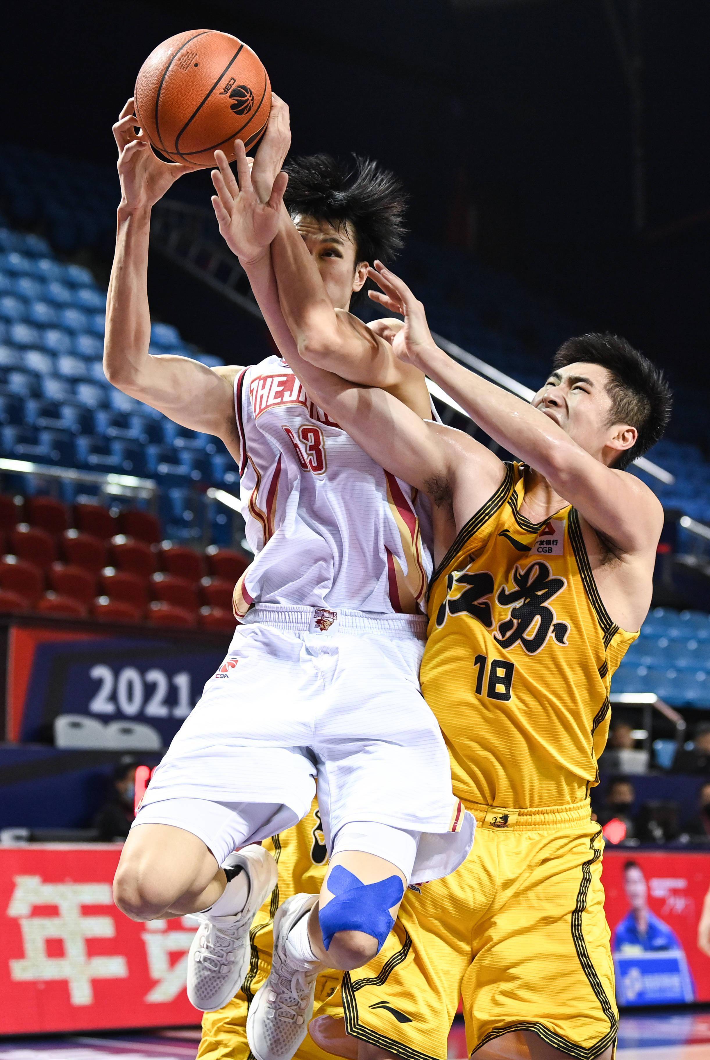 关于浙江队成为本场最大亮点，全国篮球锦标赛瞬间破防，进球的信息