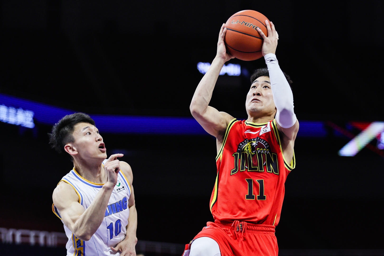 吉林队全队配合默契，取得胜利的简单介绍