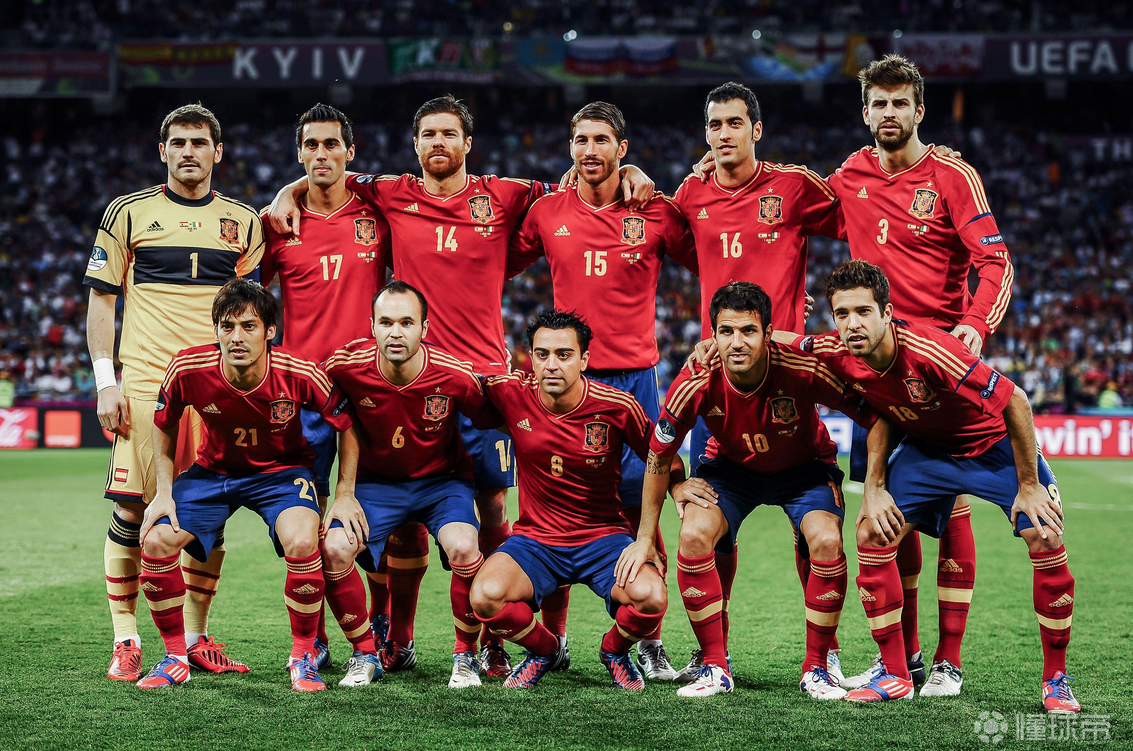 1xBit体育新闻-包含淘汰赛开启，欧洲杯竞争激烈无比的词条