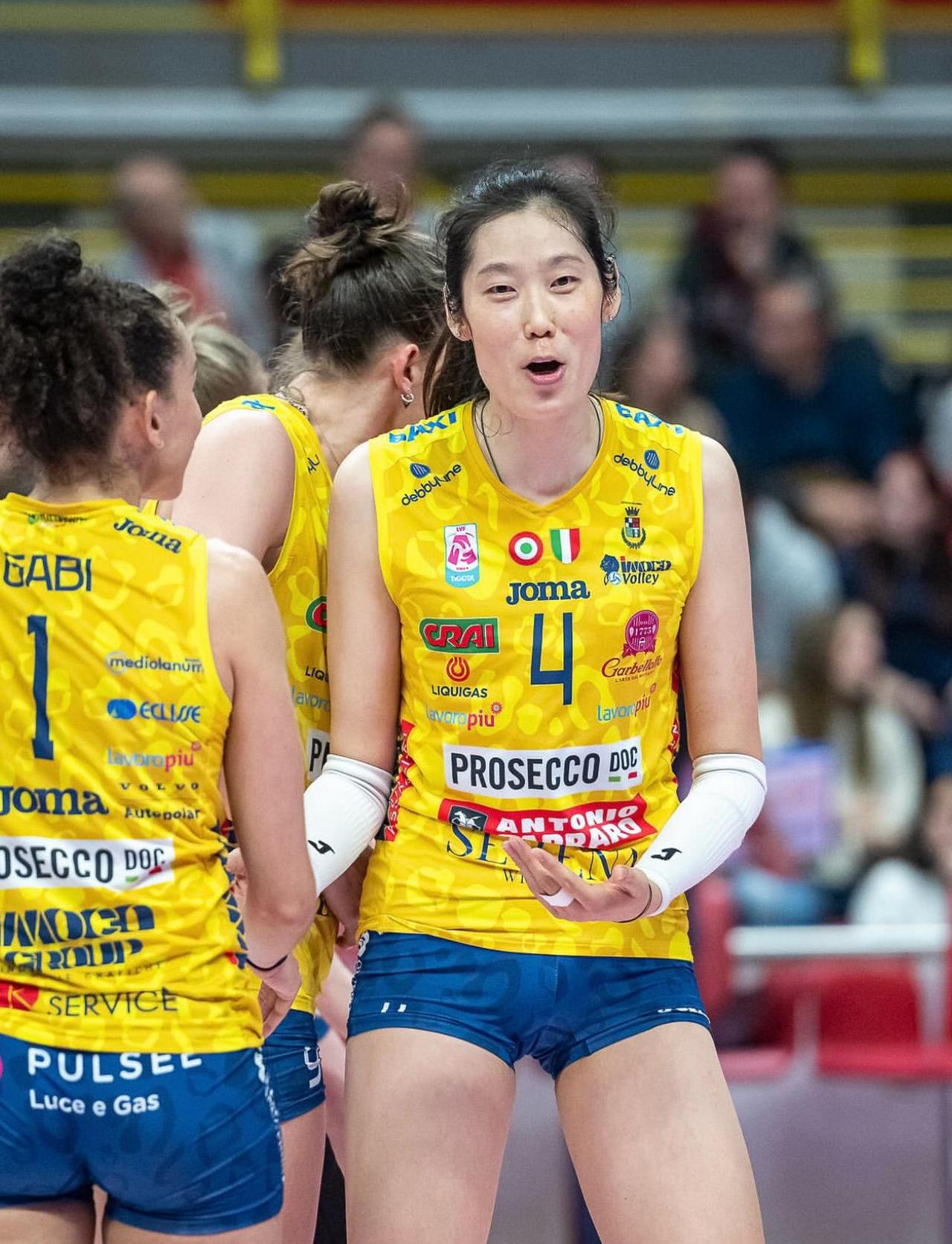 中国女子足球队在国际赛场大放异彩