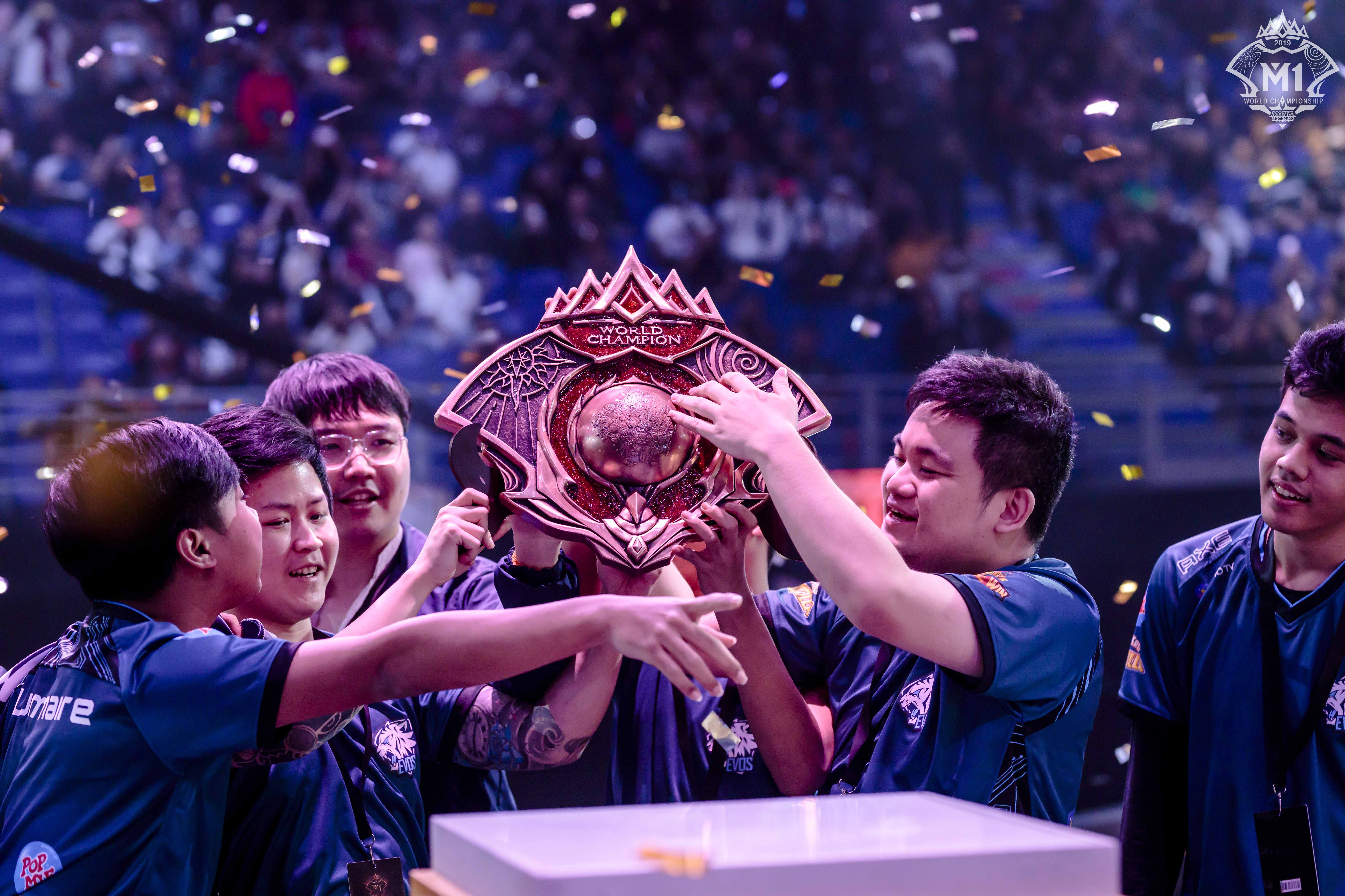 包含精妙战术成焦点，胜利只属于顶尖球队的词条