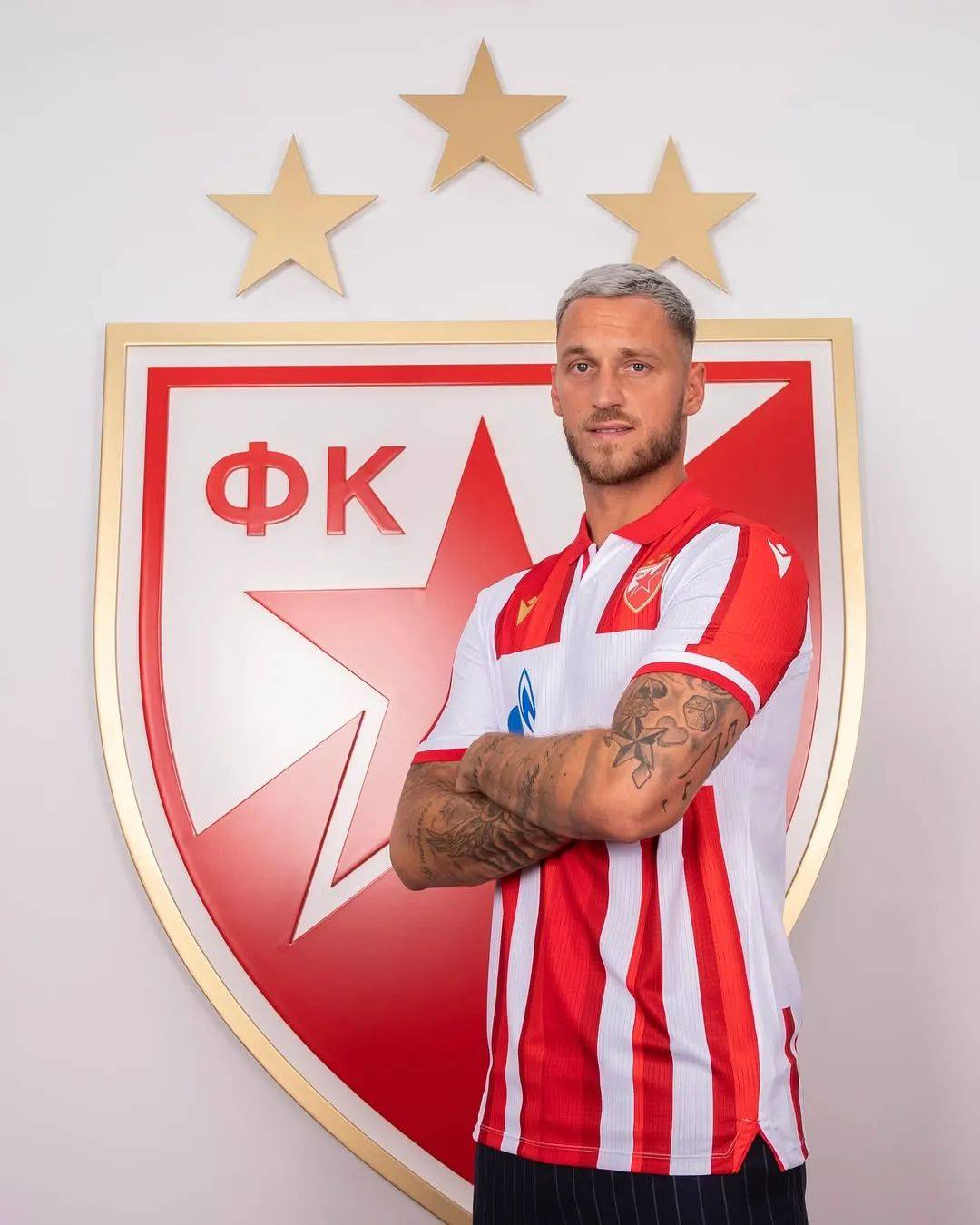 阿贾克斯边锋因伤将缺席欧冠比赛的简单介绍