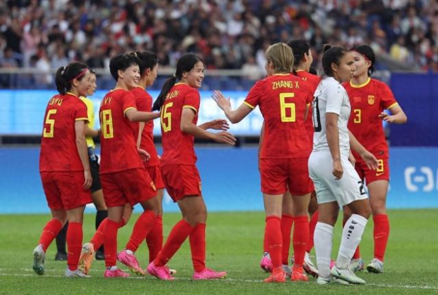 包含亚太地区女足职业联赛落幕，平民崭露头角的词条