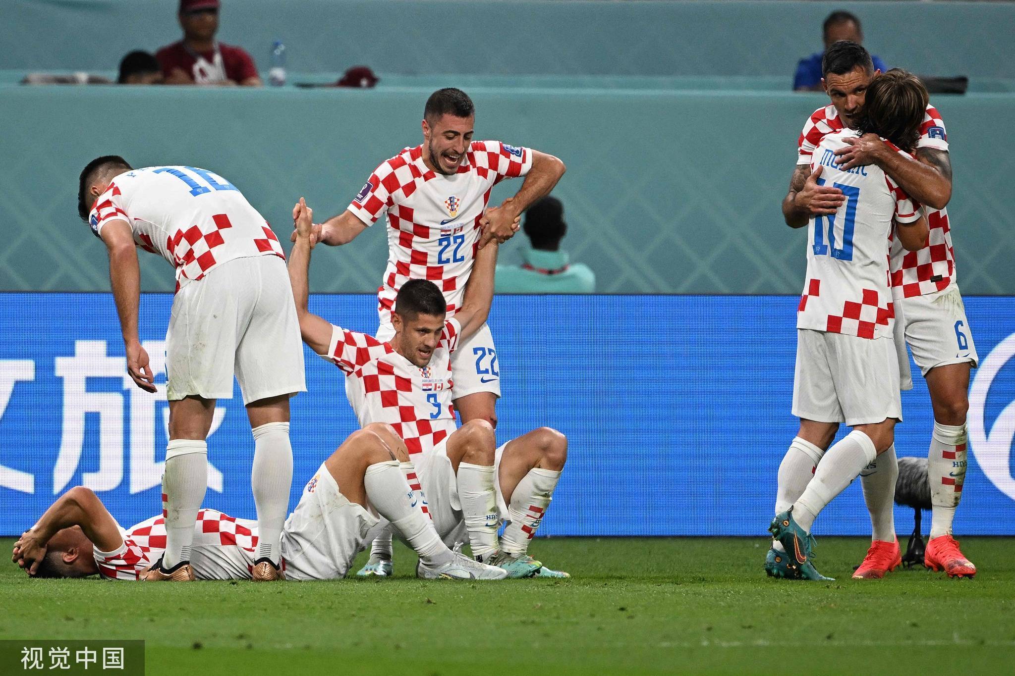 关于比利时大胜克罗地亚，淘汰赛资格触手可及的信息