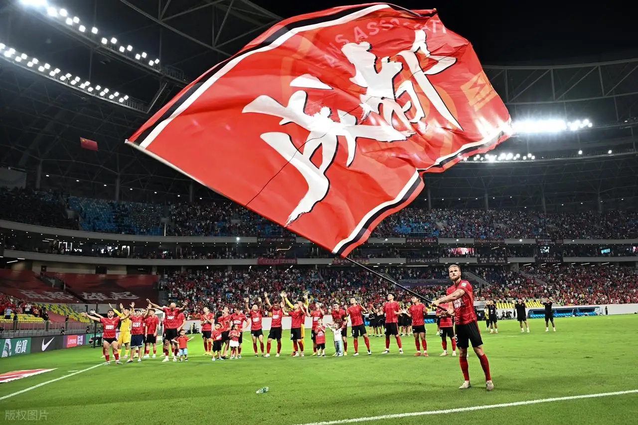 包含中国顶尖球队齐聚赛场，竞技水平备受赞誉的词条