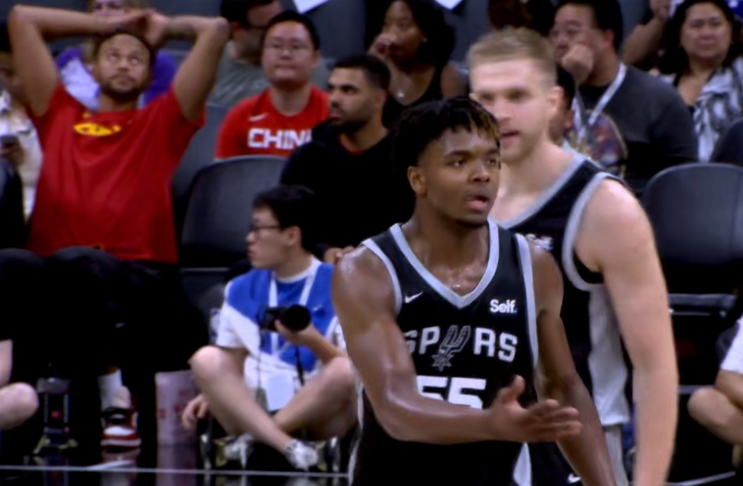 1xBit体育网页版入口-中国男篮遭遇马刺队围攻，输球收获教训