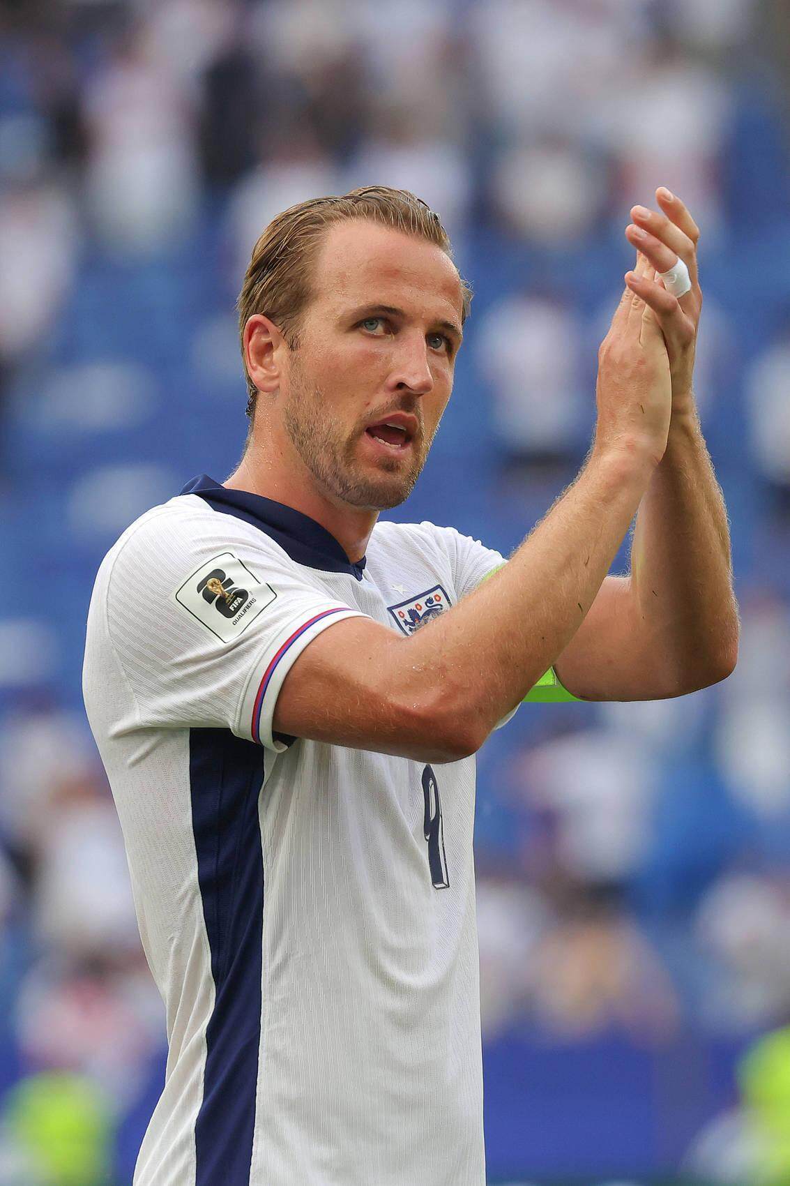 英格兰传奇球员退役，结束辉煌职业生涯的简单介绍