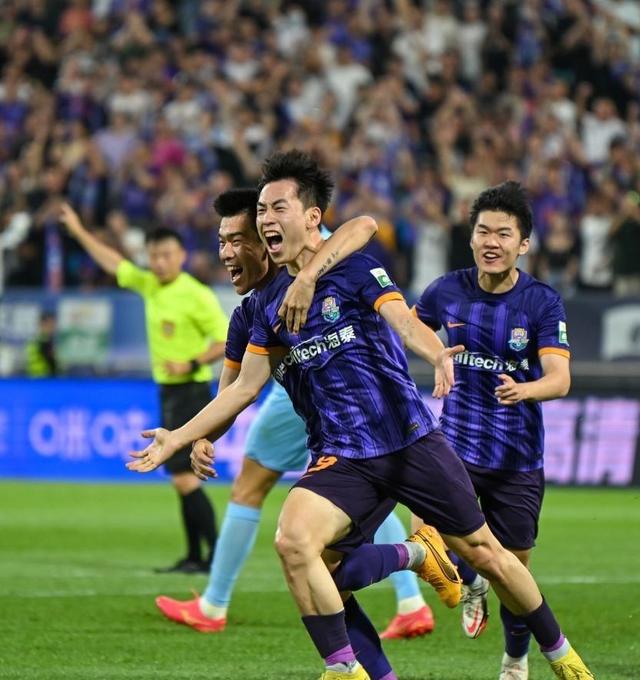 深圳队在比赛中取得胜利，实力压倒对手