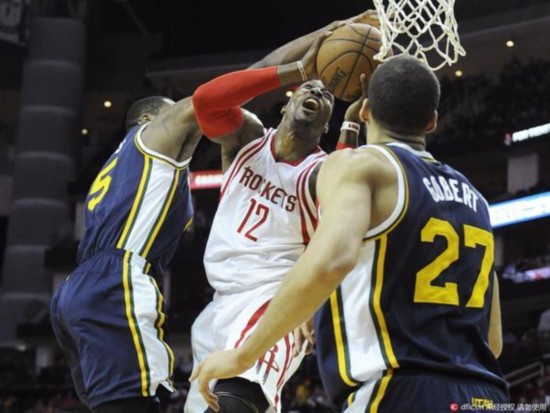 1xBit体育官网登录网址-人遭遇尴尬失败，霍华德发飙遭罚的简单介绍