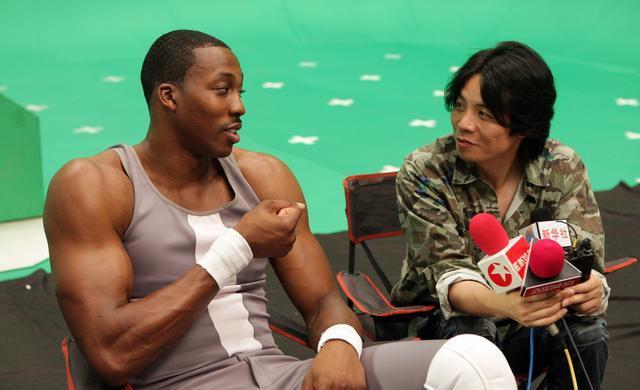 人遭遇尴尬失败，霍华德发飙遭罚的简单介绍